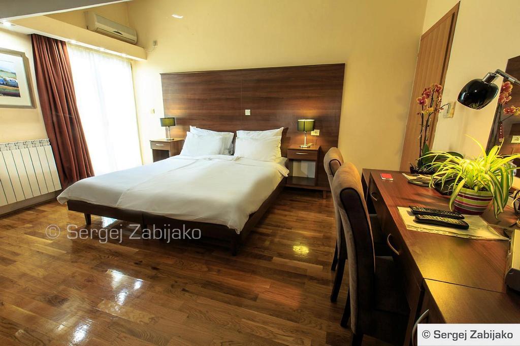Hotel M Podgorica Szoba fotó