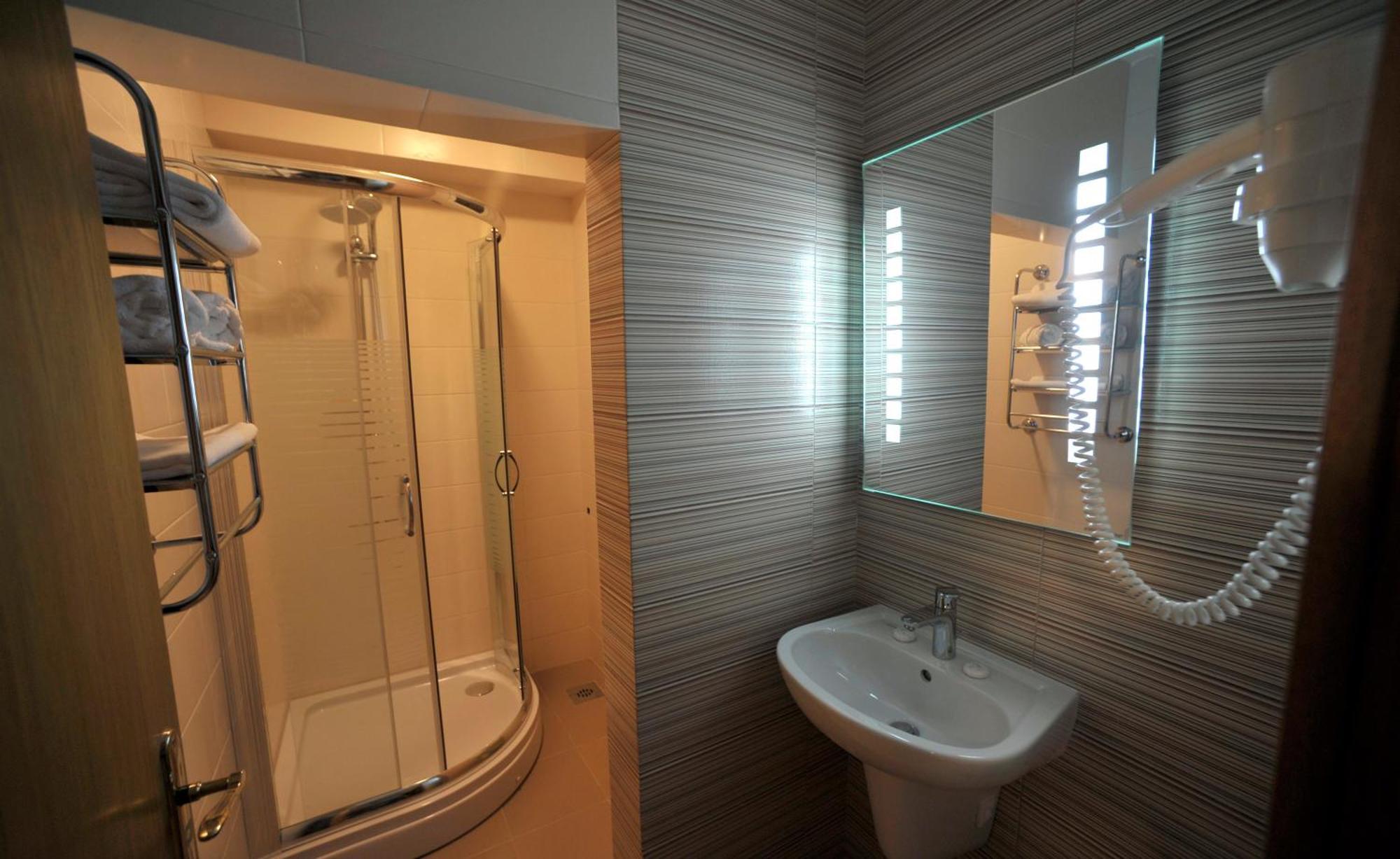 Hotel M Podgorica Kültér fotó
